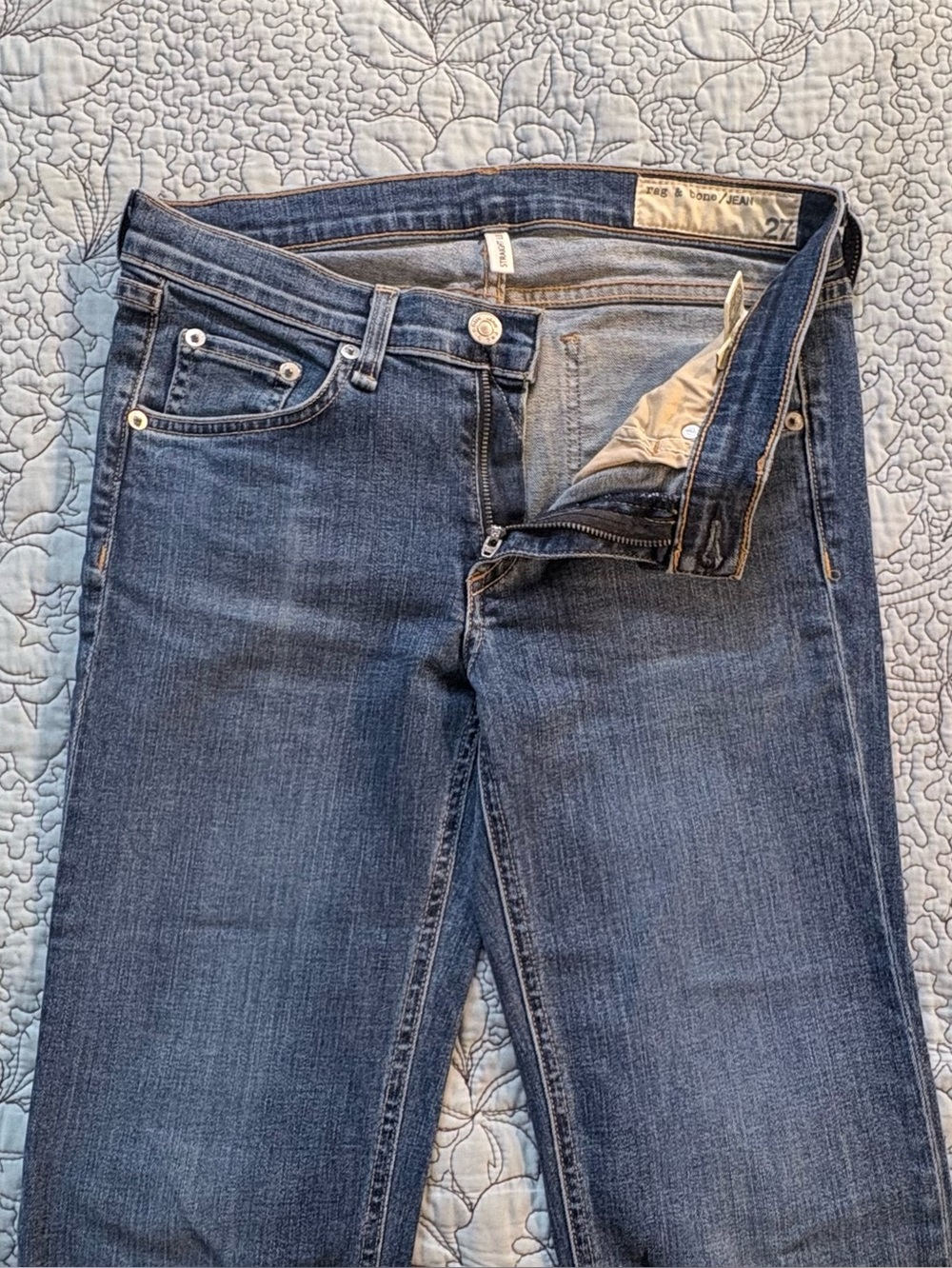 ☀️Rag & Bone Straight Leg Raw Hem Jeans Blue
Wash Sz 27🧡 - Picture 6 of 13